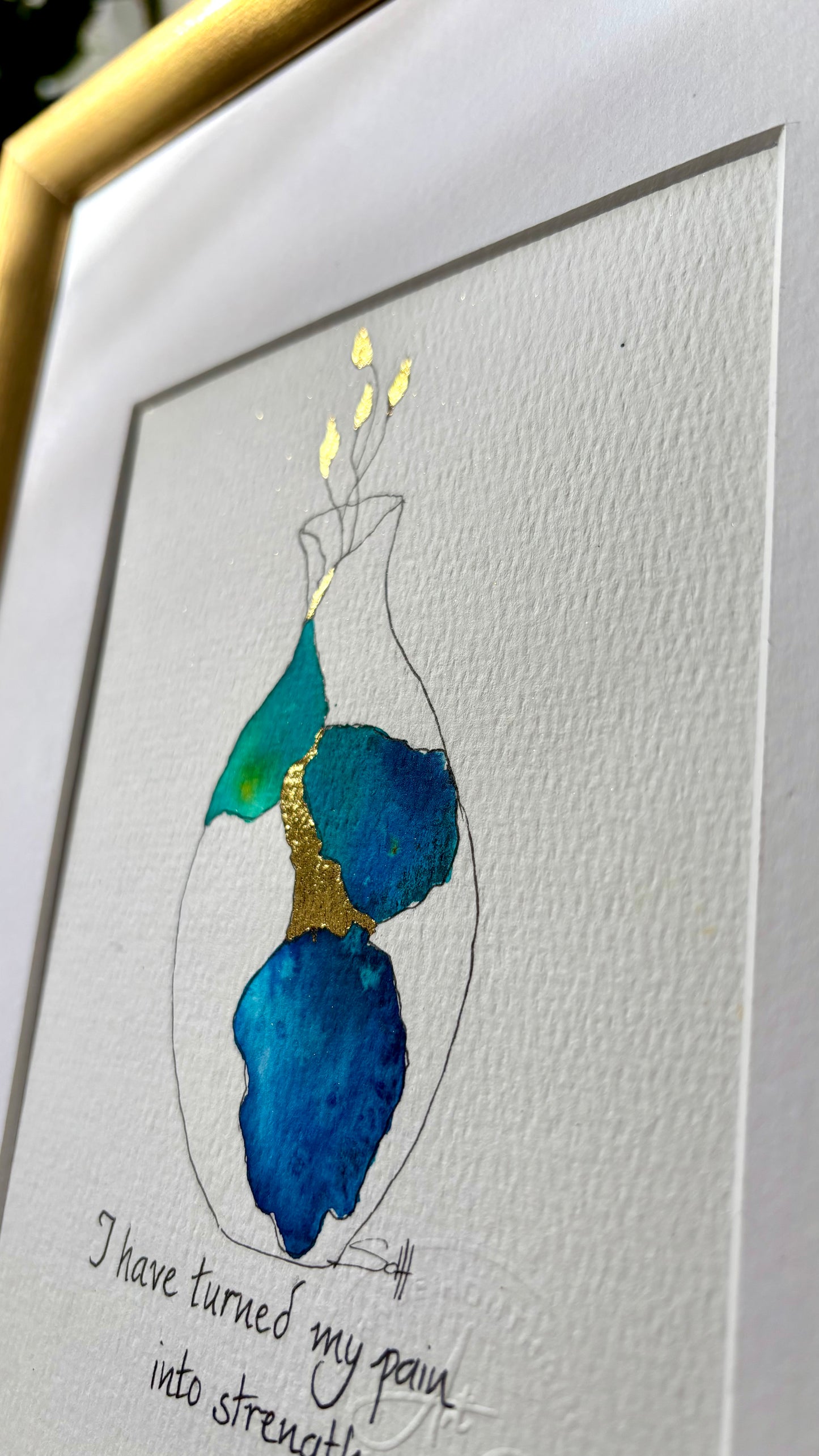 OR- Vase Émergence – Pain into Strength